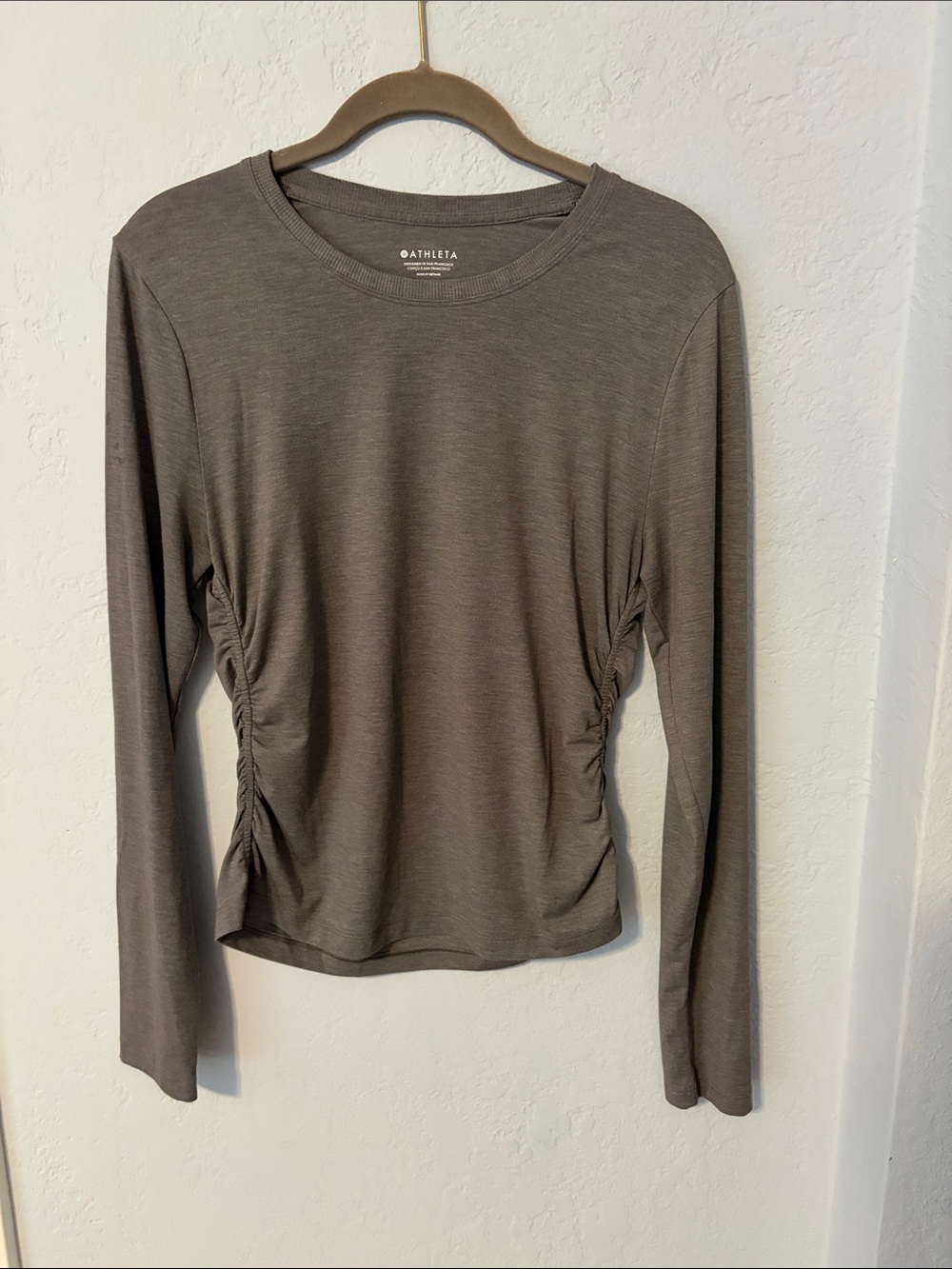 Athleta Long-Sleeve Ruched Side Top — Taupe Gray